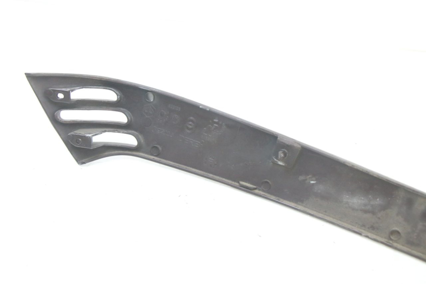 photo de BAJO CARENADO TRASERO DERECHA PIAGGIO VESPA LX IE 125 (2010 - 2012)