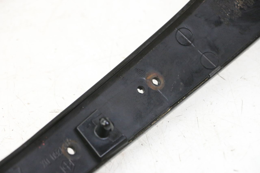 photo de FALDóN LATERAL TRASERO DERECHO PIAGGIO VESPA S 2T 50 (2007 - 2014)