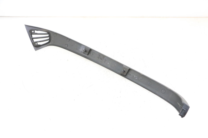 photo de FALDóN LATERAL TRASERO DERECHO PIAGGIO VESPA S 2T 50 (2007 - 2014)