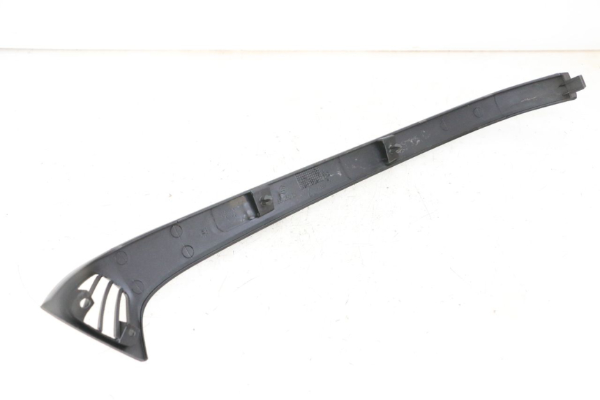 photo de FALDóN LATERAL TRASERO DERECHO PIAGGIO VESPA S 2T 50 (2007 - 2014)