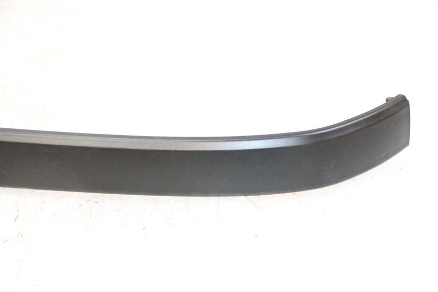 photo de FALDóN LATERAL TRASERO DERECHO PIAGGIO VESPA S 2T 50 (2007 - 2014)