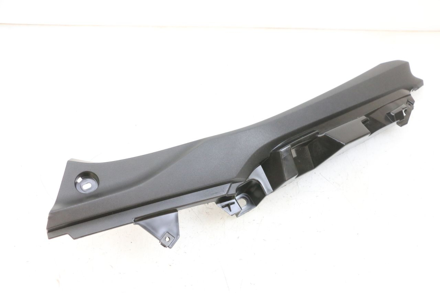 photo de BAJO CARENADO TRASERO DERECHA YAMAHA TRICITY 300 (2020 - 2024) - Vista principal