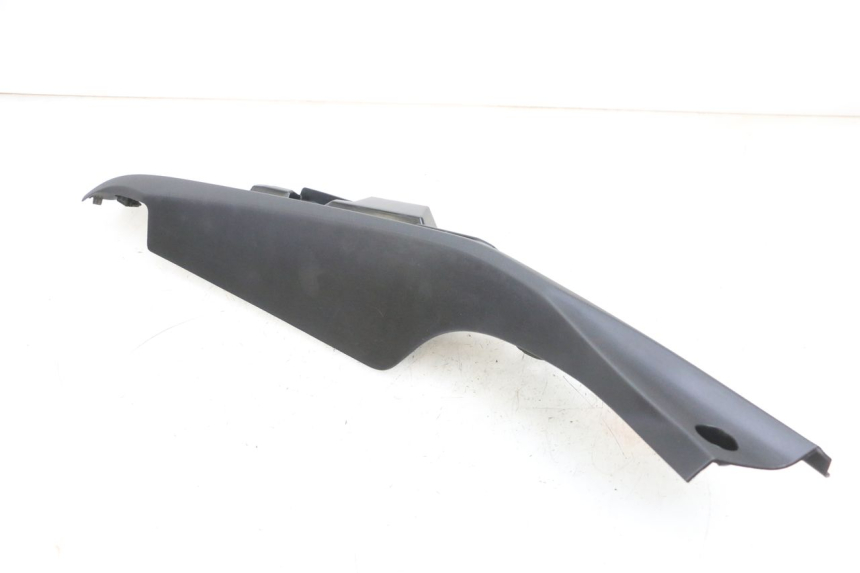 photo de BAJO CARENADO TRASERO DERECHA YAMAHA TRICITY 300 (2020 - 2024) - Otra perspectiva