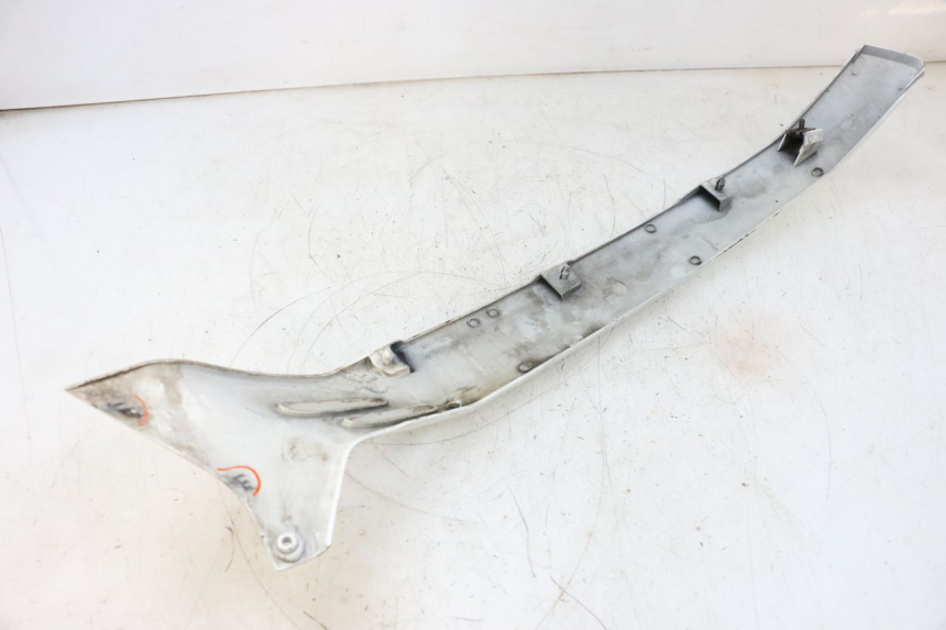 photo de BAJO CARENADO TRASERO DERECHA PIAGGIO VESPA GTS SUPER IE 125 (2009 - 2016) - Detalle de la pieza