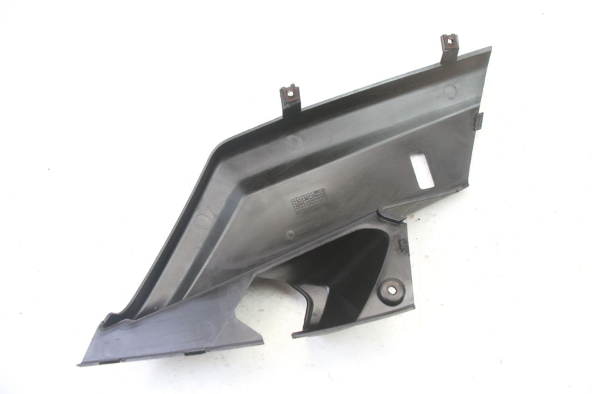photo de BAJO CARENADO TRASERO DERECHA YAMAHA XMAX X-MAX 125 (2006 - 2009)