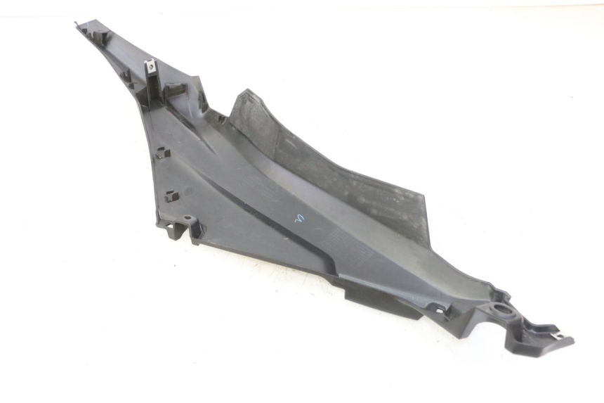 photo de BAJO CARENADO TRASERO DERECHA YAMAHA XMAX X-MAX 125 (2021 - 2025)