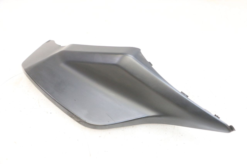 photo de BAJO CARENADO TRASERO IZQUIERDA SUZUKI BURGMAN 650 (2013 - 2020)