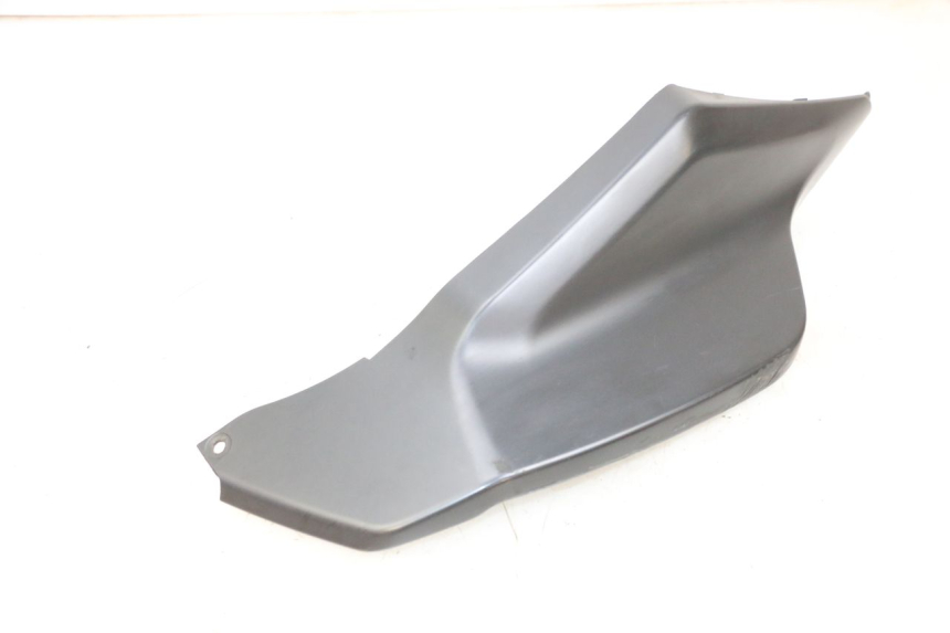 photo de BAJO CARENADO TRASERO IZQUIERDA SUZUKI BURGMAN 650 (2013 - 2020)