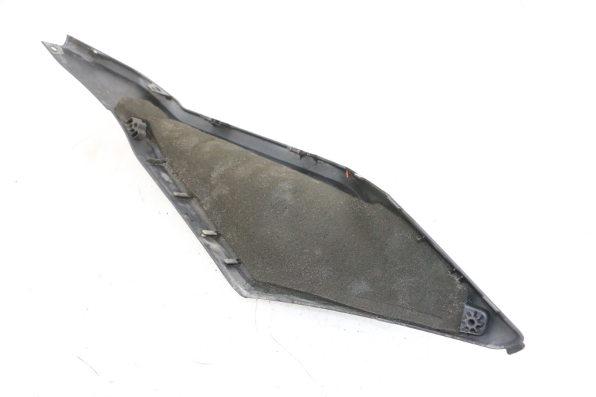 photo de BAJO CARENADO TRASERO IZQUIERDA SUZUKI BURGMAN 650 (2013 - 2020)