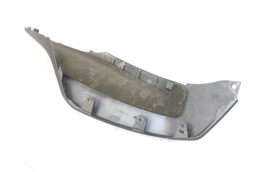 photo de BAJO CARENADO TRASERO IZQUIERDA SUZUKI BURGMAN 650 (2013 - 2020)