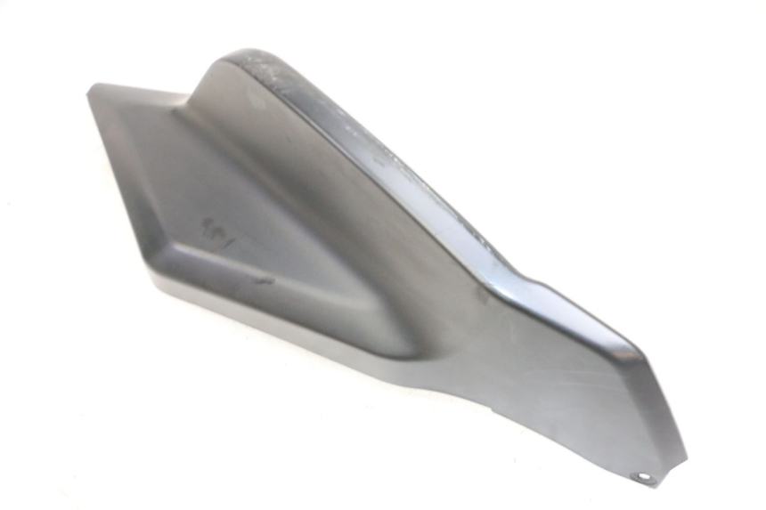 photo de BAJO CARENADO TRASERO IZQUIERDA SUZUKI BURGMAN 650 (2013 - 2020)