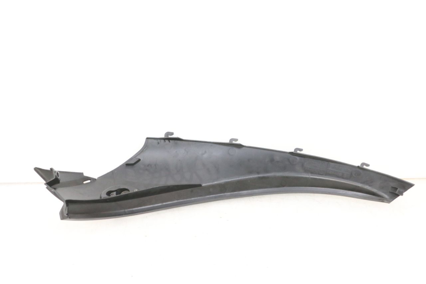 photo de BAJO CARENADO TRASERO IZQUIERDA PIAGGIO MP3 RL 250 (2007 - 2010) - Zoom estado de uso