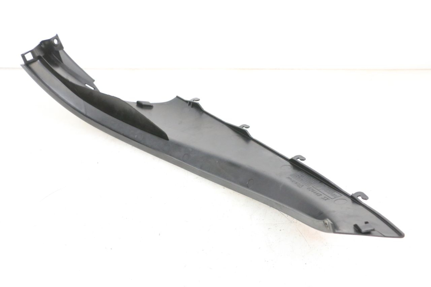 photo de BAJO CARENADO TRASERO IZQUIERDA PIAGGIO MP3 RL 250 (2007 - 2010) - Estado de la superficie y material