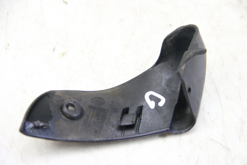 photo de BAJO DE CARRO TRASERO IZQUIERDO PIAGGIO VESPA GRANTURISMO 125 (2003 - 2007)