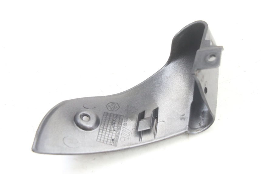 photo de BAJO DE CARRO TRASERO IZQUIERDO PIAGGIO VESPA GRANTURISMO 125 (2003 - 2007)