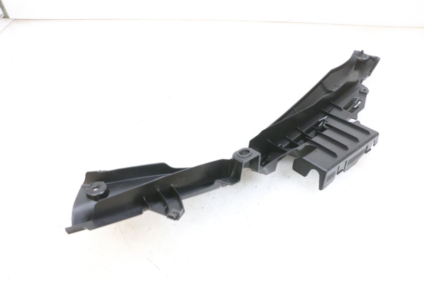 photo de BAJO CARENADO TRASERO IZQUIERDA YAMAHA TRICITY 300 (2020 - 2024) - Detalle de la pieza