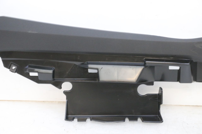 photo de BAJO CARENADO TRASERO IZQUIERDA YAMAHA TRICITY 300 (2020 - 2024) - Marcados y referencias originales