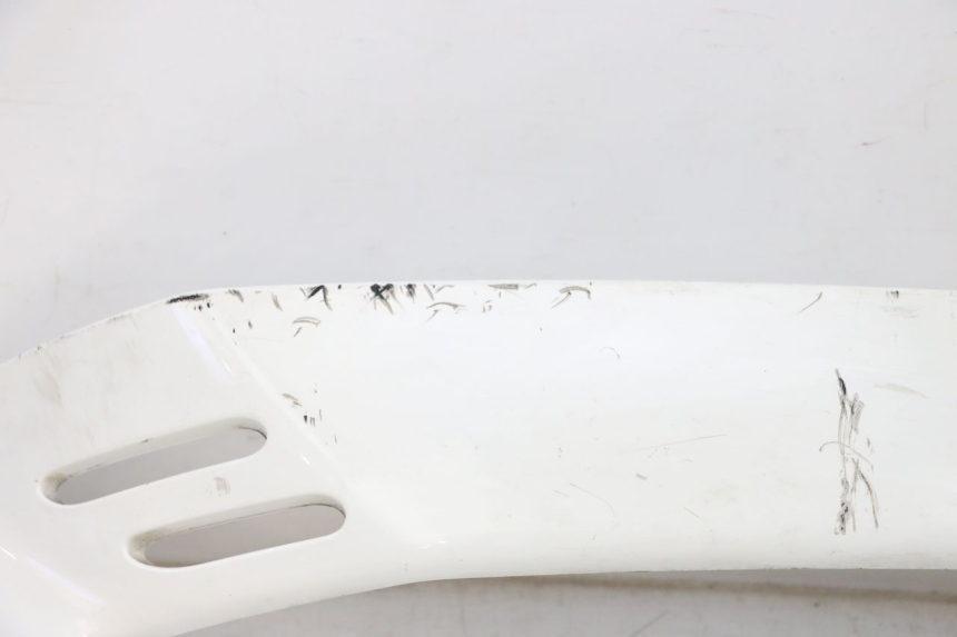 photo de BAJO CARENADO TRASERO IZQUIERDA PIAGGIO VESPA GTS SUPER IE 125 (2009 - 2016) - Primer plano de alta resolución