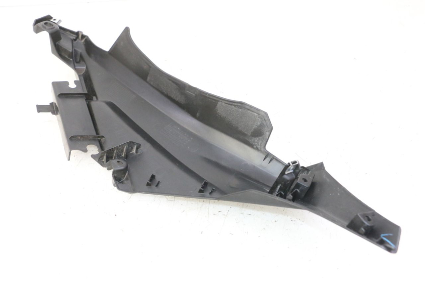 photo de BAJO CARENADO TRASERO IZQUIERDA YAMAHA XMAX X-MAX 125 (2021 - 2025)