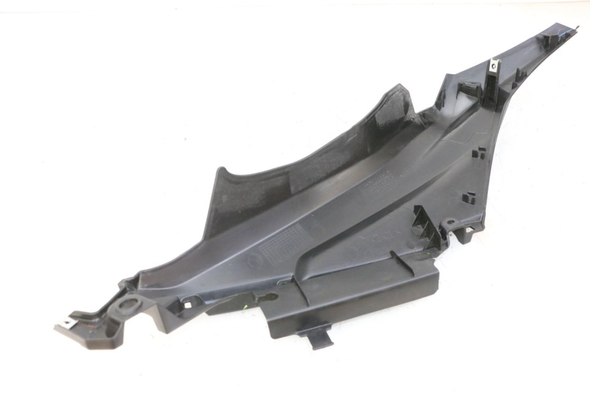 photo de BAJO CARENADO TRASERO IZQUIERDA YAMAHA XMAX X-MAX 125 (2021 - 2025)