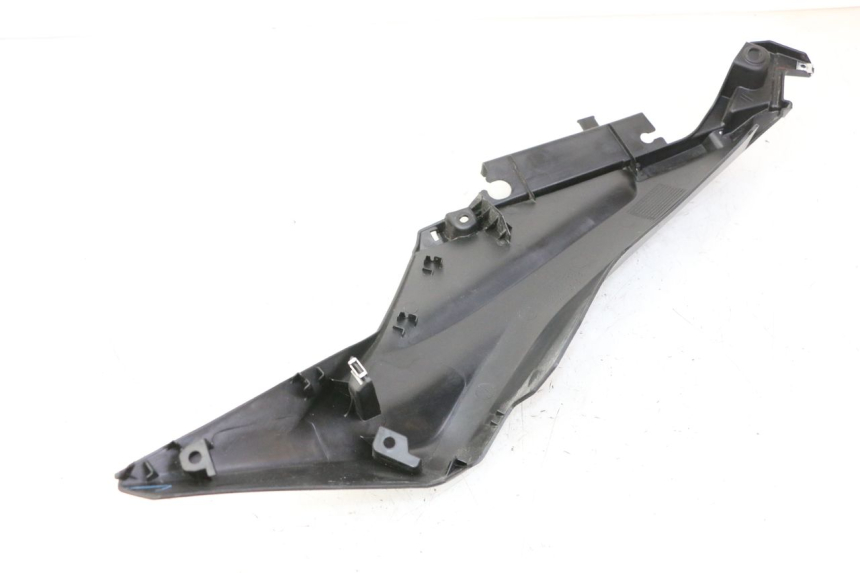 photo de BAJO CARENADO TRASERO IZQUIERDA YAMAHA XMAX X-MAX 125 (2021 - 2025)