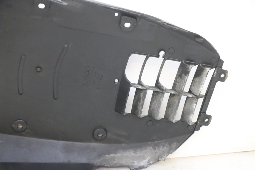 photo de BAJO DE CHASIS SUZUKI BURGMAN 125 (2007 - 2014) - Características distintivas