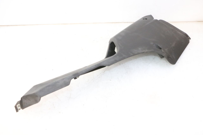 photo de BAJO CARENADO DERECHA QUADRO 4 4D 350 (2015 - 2018)