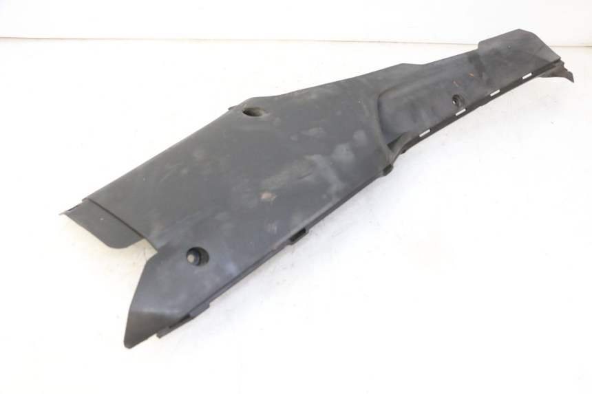 photo de BAJO CARENADO DERECHA QUADRO 4 4D 350 (2015 - 2018)