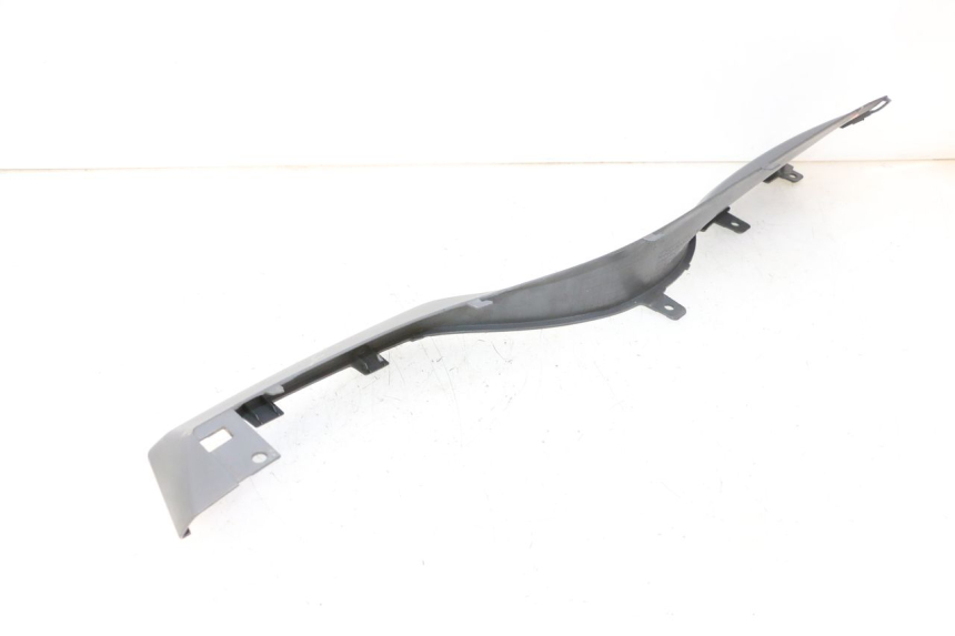 photo de BAJO CARENADO DERECHA SUZUKI BURGMAN 125 (2007 - 2014)