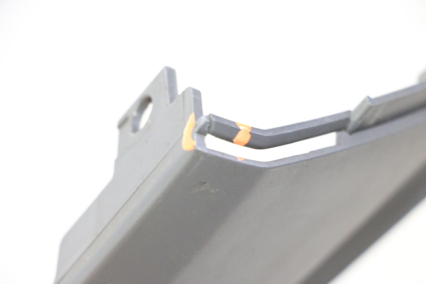 photo de BAJO CARENADO DERECHA SUZUKI BURGMAN 125 (2007 - 2014)