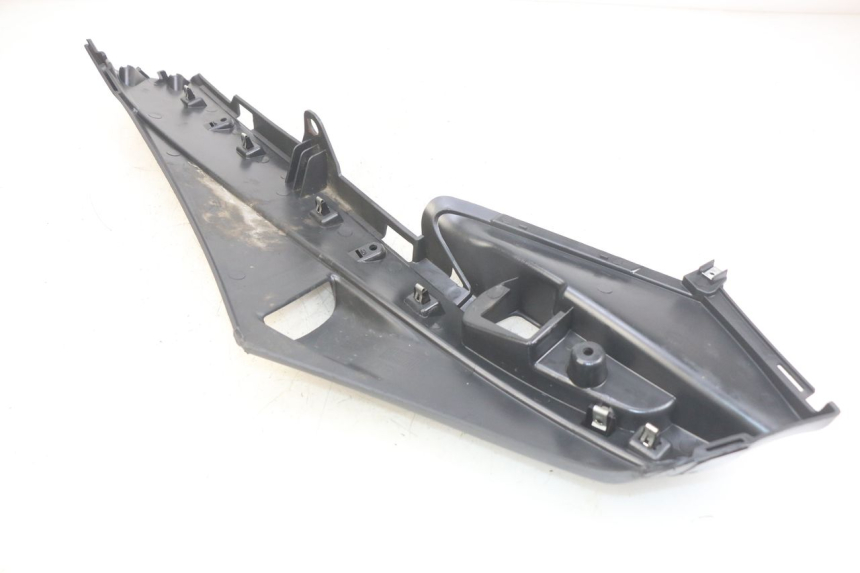 photo de FALDóN LATERAL DERECHO PIAGGIO FLY 4T 50 (2013 - 2017)