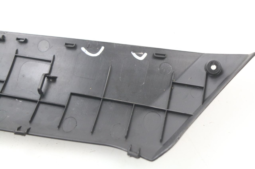 photo de FALDóN LATERAL DERECHO PEUGEOT KISBEE 2T 50 (2010 - 2017)