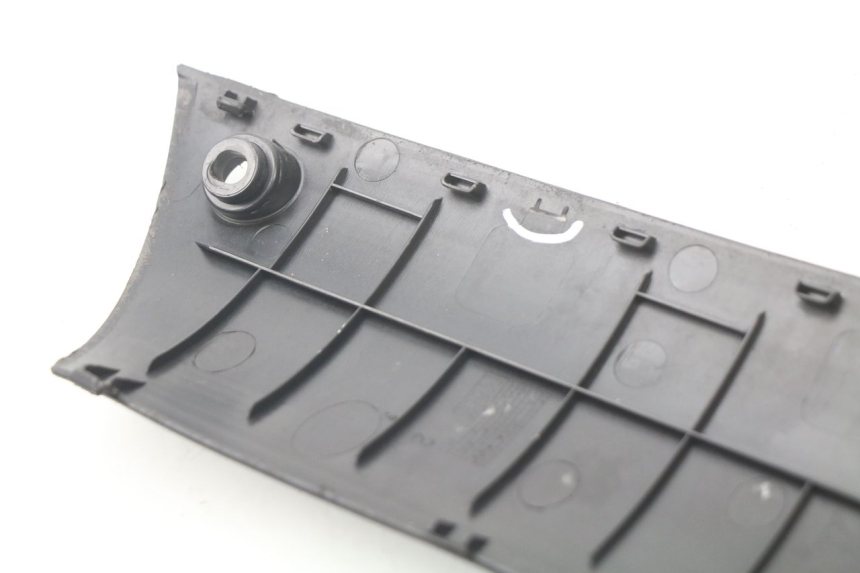 photo de FALDóN LATERAL DERECHO PEUGEOT KISBEE 2T 50 (2010 - 2017)