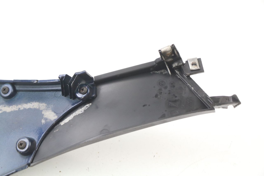 photo de BAJO CARENADO DERECHA PIAGGIO MP3 LT 300 (2010 - 2016) - Primer plano técnico