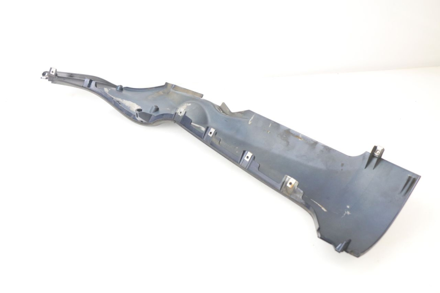 photo de BAJO CARENADO DERECHA PIAGGIO MP3 LT 300 (2010 - 2016) - Estado de la superficie y material