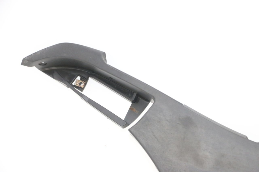 photo de BAJO CARENADO DERECHA PIAGGIO MP3 500 (2016 - 2018) - Características distintivas