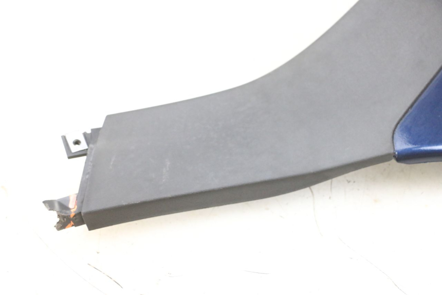 photo de BAJO CARENADO DERECHA PIAGGIO MP3 RL 250 (2007 - 2010) - Detalle de la pieza