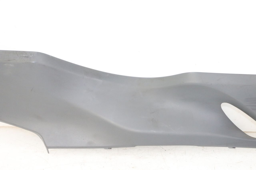 photo de BAJO CARENADO DERECHA SUZUKI UH BURGMAN 125 (2002 - 2006)