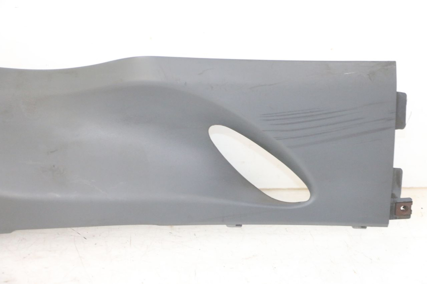 photo de BAJO CARENADO DERECHA SUZUKI UH BURGMAN 125 (2002 - 2006)