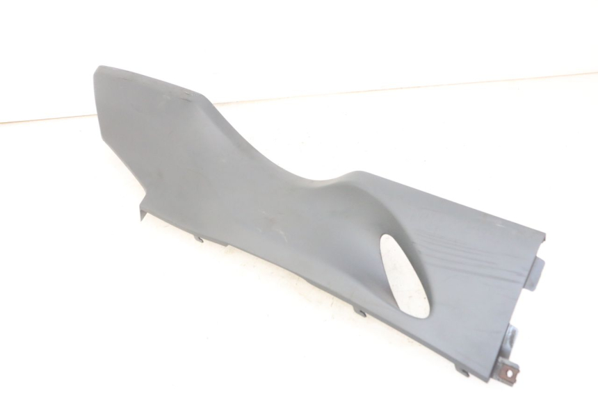 photo de BAJO CARENADO DERECHA SUZUKI UH BURGMAN 125 (2002 - 2006)