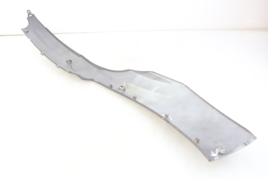 photo de FALDóN LATERAL DERECHO PEUGEOT V-CLIC VCLIC 50 (2007 - 2013) - Características distintivas