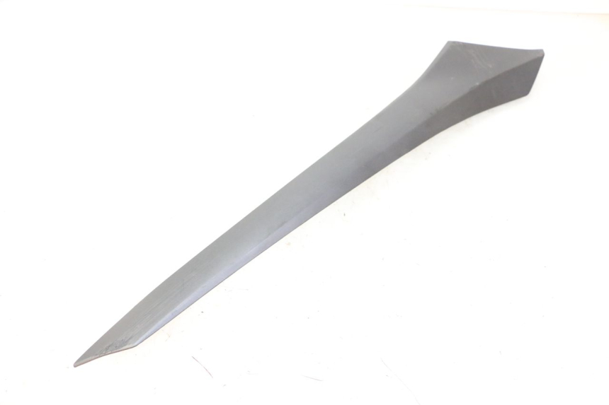 photo de BAJO CARENADO DERECHA YAMAHA XMAX X-MAX 125 (2021 - 2025)