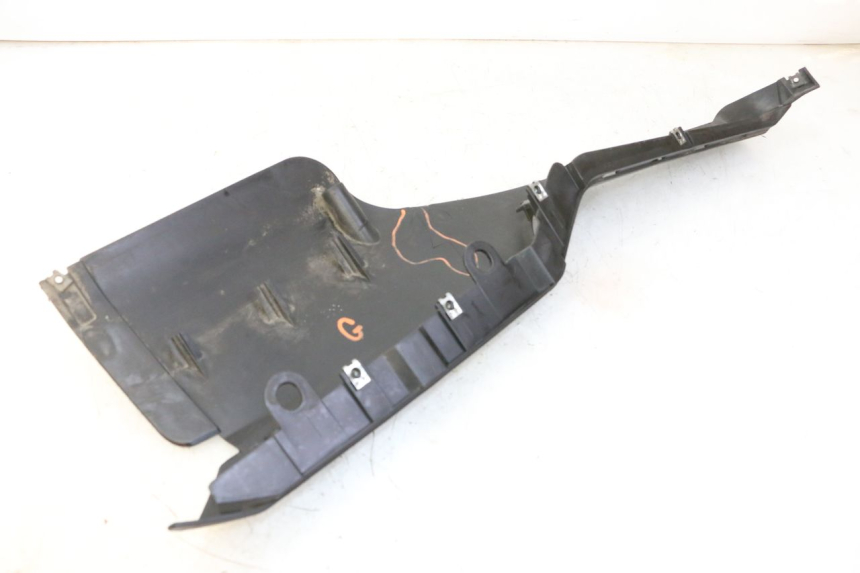 photo de BAJO CARENADO IZQUIERDA QUADRO 4 4D 350 (2015 - 2018)