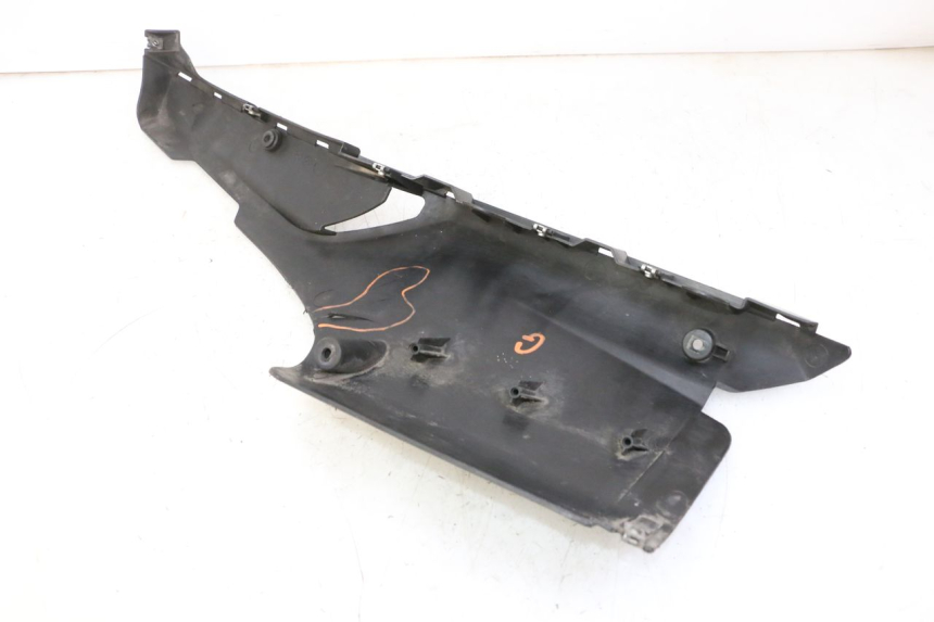 photo de BAJO CARENADO IZQUIERDA QUADRO 4 4D 350 (2015 - 2018)