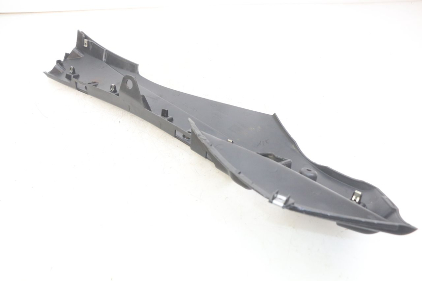 photo de BAJO DE CAJA IZQUIERDA PIAGGIO FLY 4T 50 (2013 - 2017)