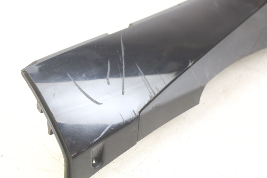 photo de BAJO DE CAJA IZQUIERDA PIAGGIO FLY 4T 50 (2013 - 2017)
