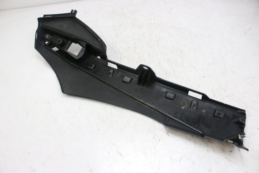 photo de BAJO DE CAJA IZQUIERDA PIAGGIO FLY 4T 50 (2013 - 2017)
