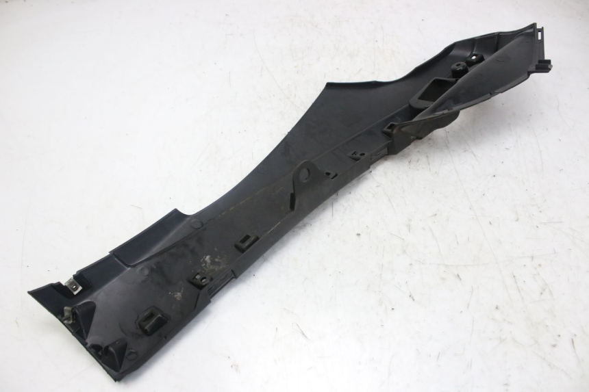 photo de BAJO DE CAJA IZQUIERDA PIAGGIO FLY 4T 50 (2013 - 2017)