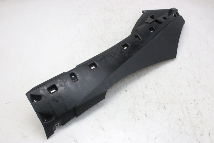 photo de BAJO DE CAJA IZQUIERDA PIAGGIO FLY 4T 50 (2013 - 2017)