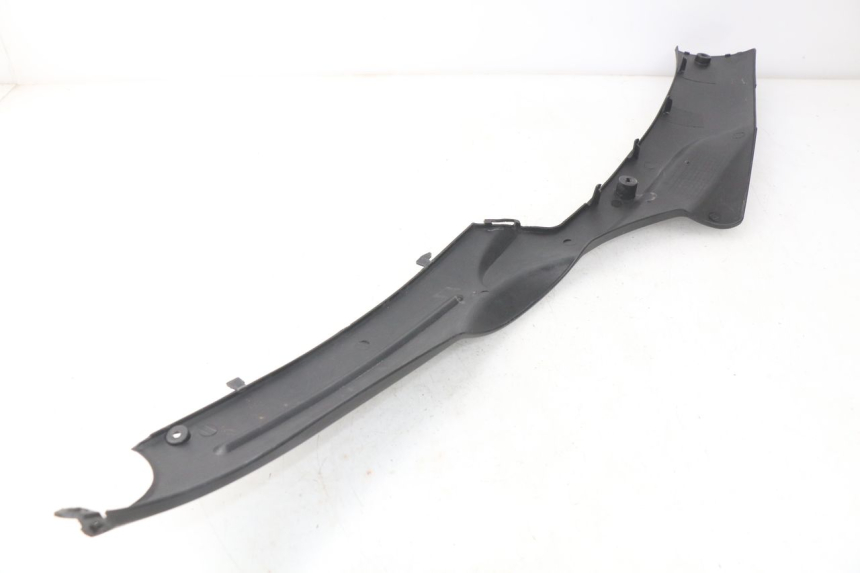 photo de BAJO CARENADO IZQUIERDA FYM STRADA 50 (2007 - 2014)